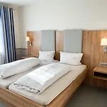 加尼伊莱特酒店 3*